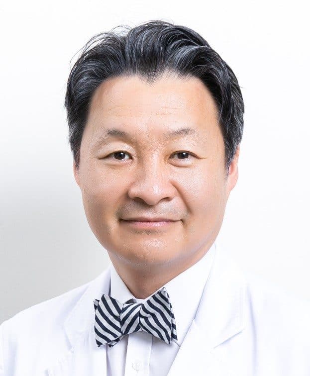 Portrait of Keon Wook Kang, President of the ARCCNM.